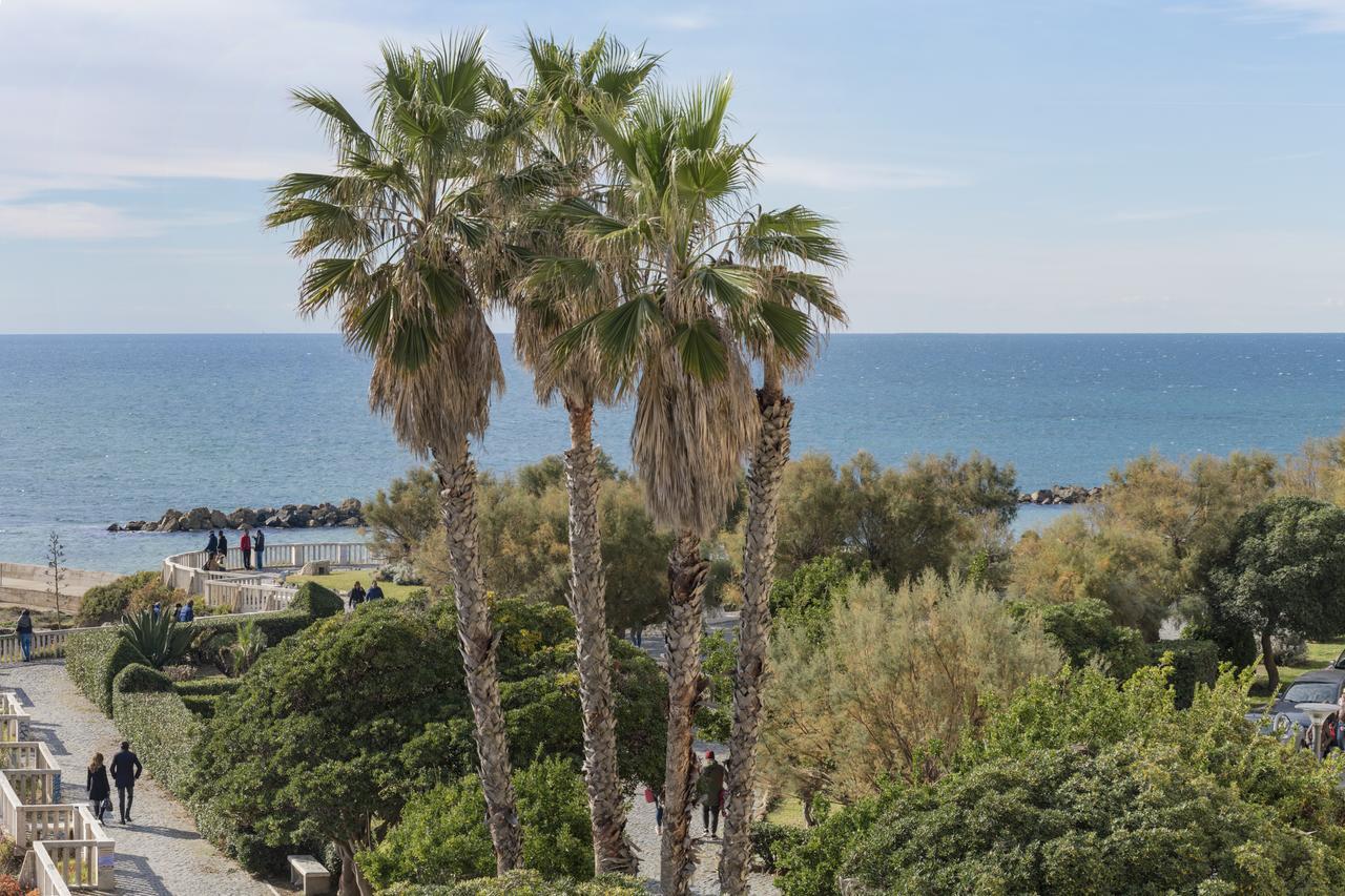 Hotel Riviera Anzio Esterno foto