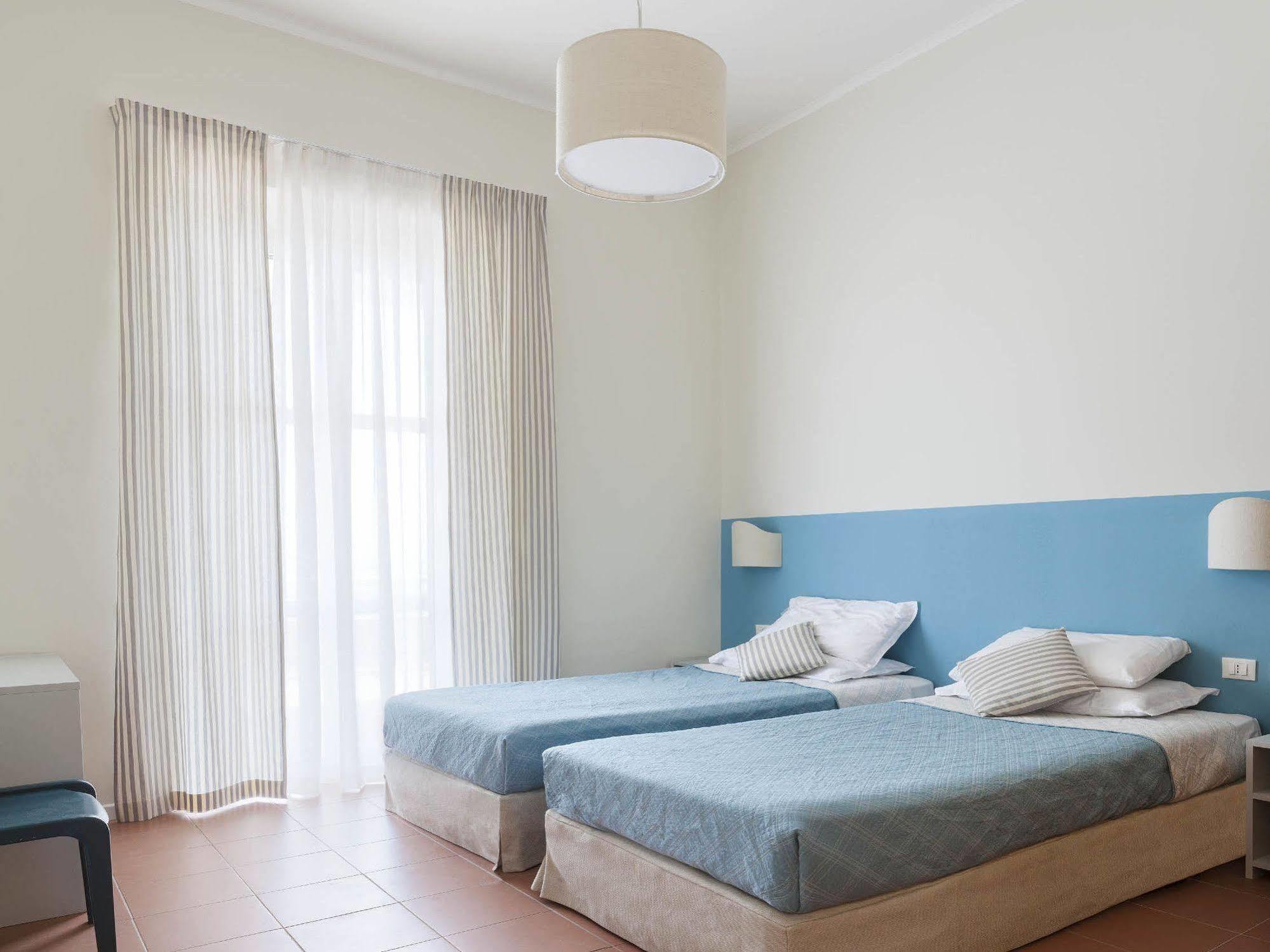 Hotel Riviera Anzio Esterno foto